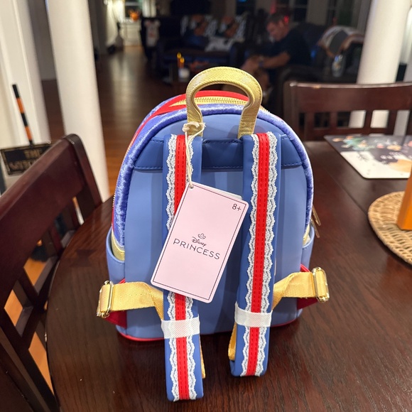 Snow White Loungefly - Picture 3 of 4